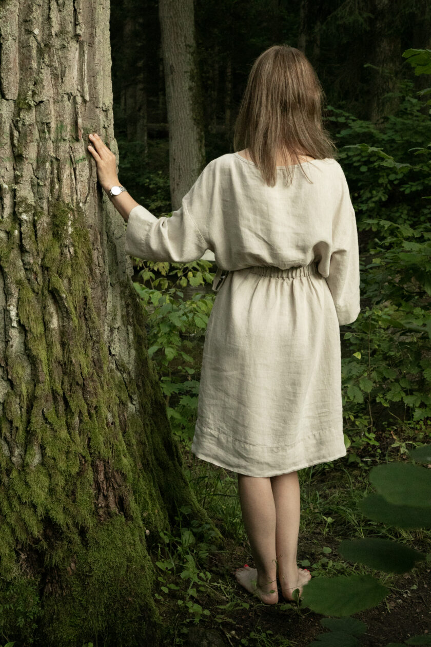 Lininė suknelė su dirželiu - Image 4